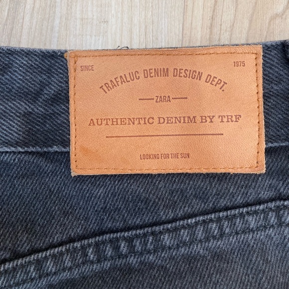 Zara Denim Shorts - Picture 6 of 7